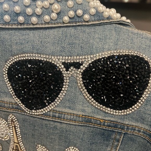 🆕 Berek Paris Pearls & Rhinestones Paris Denim Jacket - Picture 5 of 17